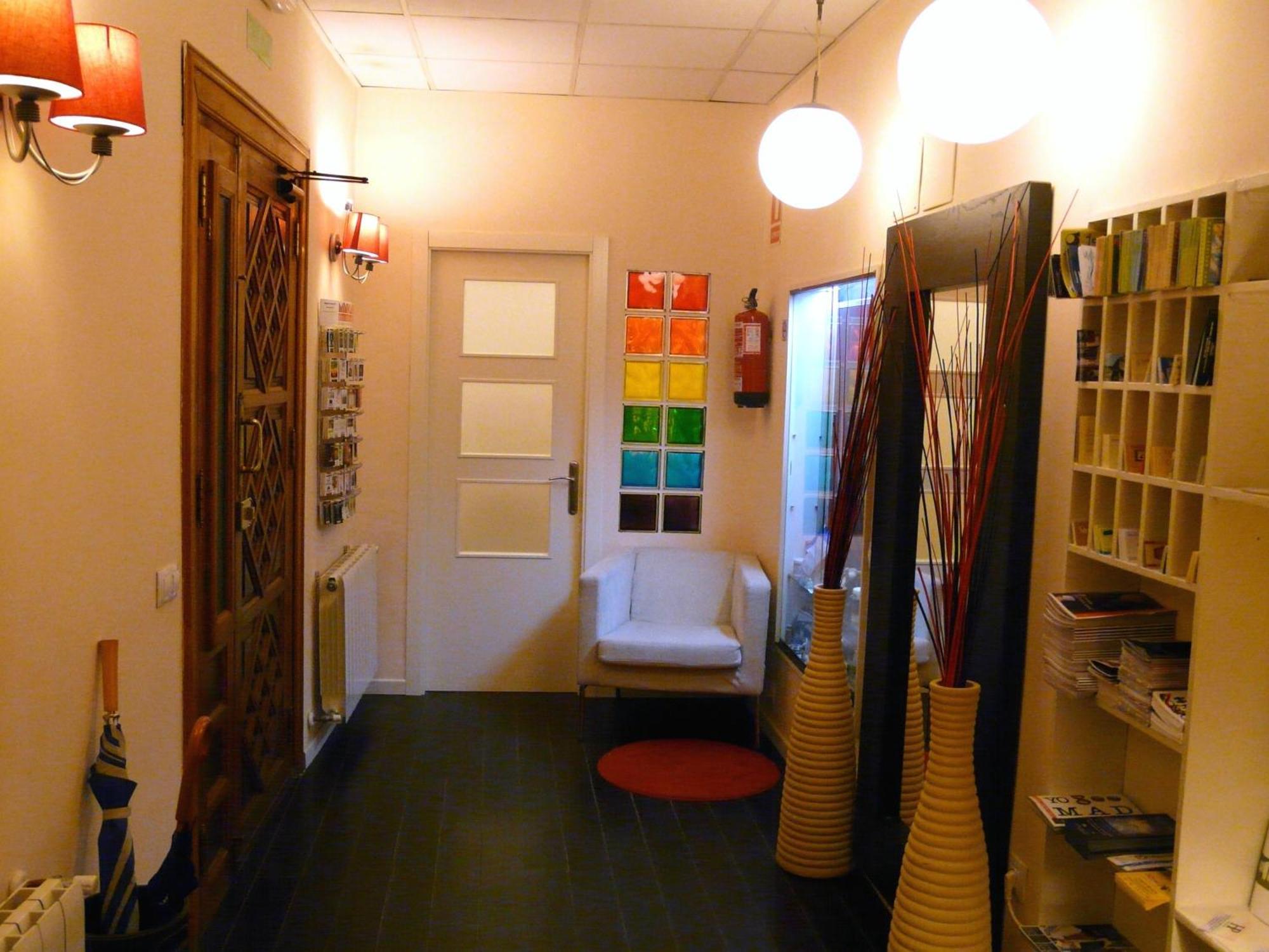 Hostal Goyal Pizarro Madrid Bagian luar foto