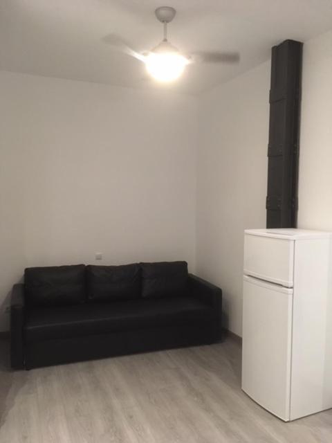 Hostal Goyal Pizarro Madrid Bagian luar foto