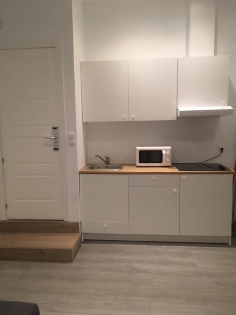 Hostal Goyal Pizarro Madrid Bagian luar foto