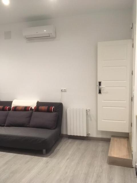 Hostal Goyal Pizarro Madrid Bagian luar foto